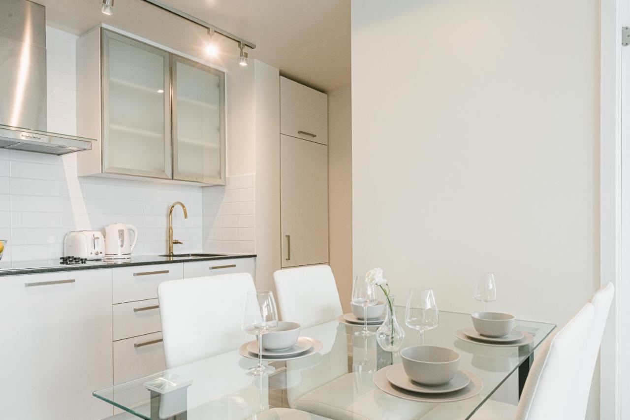 Beautiful Luxurious Modern Condo With Breathtaking Views Toronto Exterior photo
