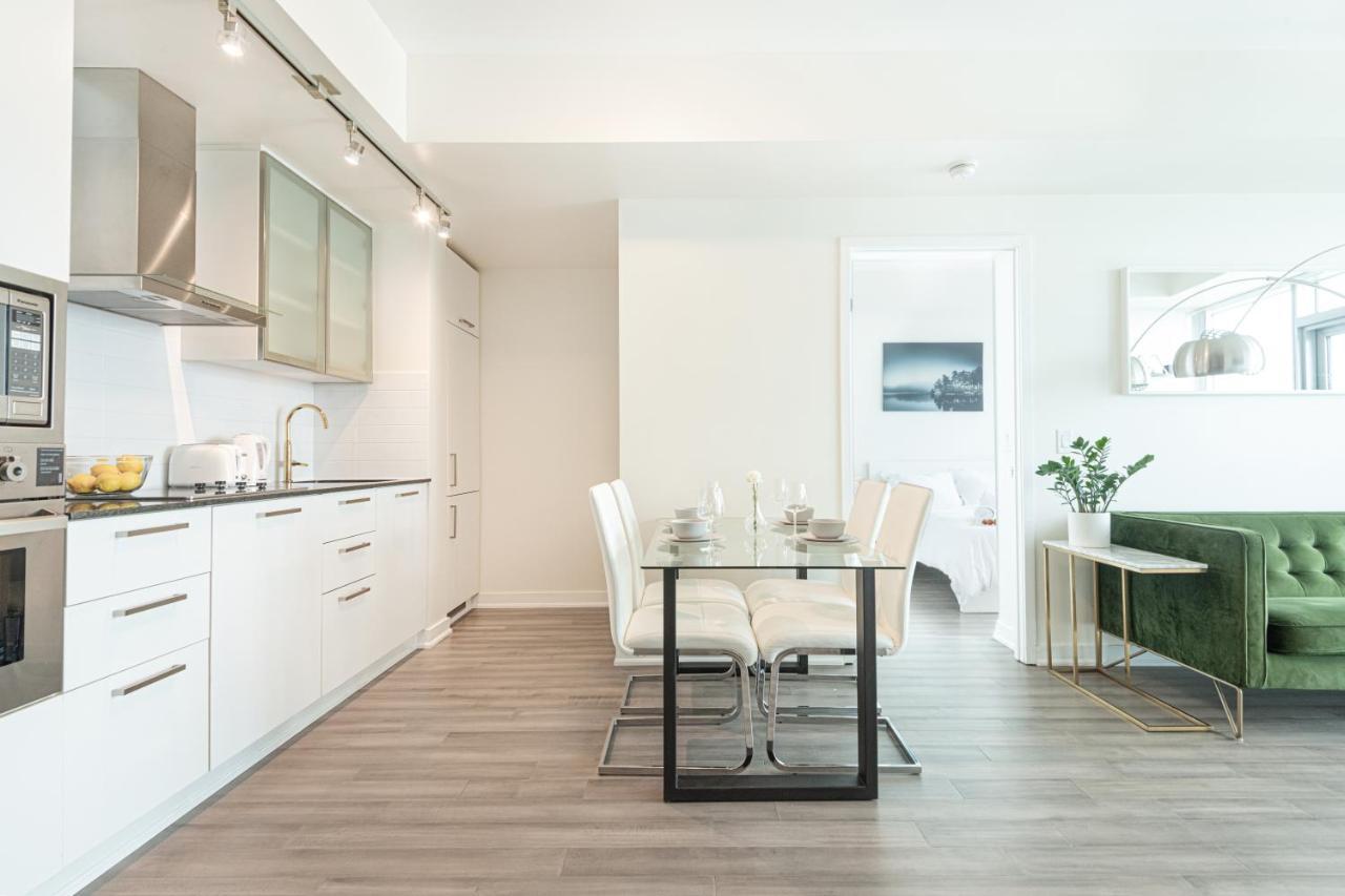 Beautiful Luxurious Modern Condo With Breathtaking Views Toronto Exterior photo